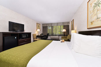 Hotel Quality Inn & Suites Montebello
