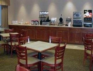 Hotel Quality Inn & Suites