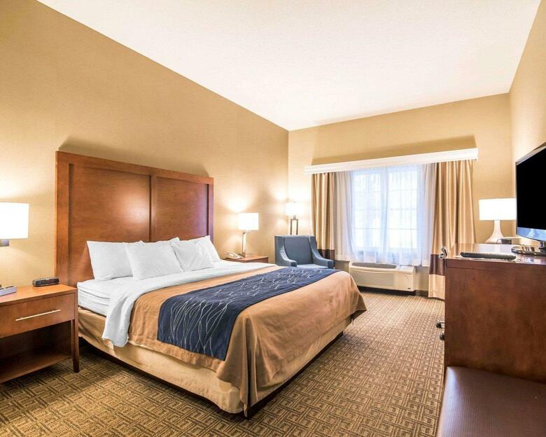 Hotel Comfort Inn & Suites