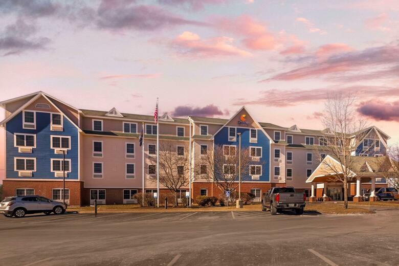 Hotel Comfort Inn & Suites