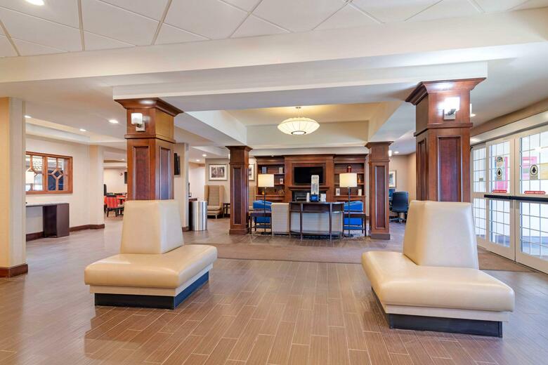 Hotel Comfort Inn & Suites