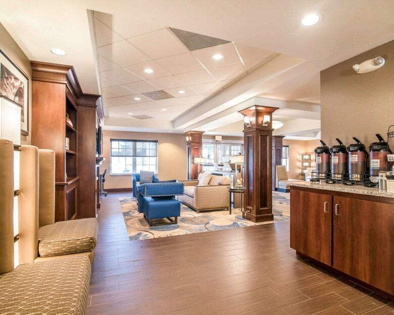 Hotel Comfort Inn & Suites