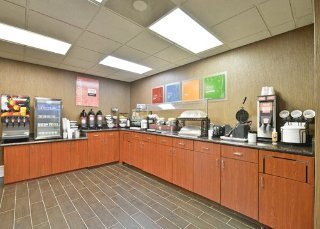 Hotel Comfort Inn & Suites At Stone Mountain