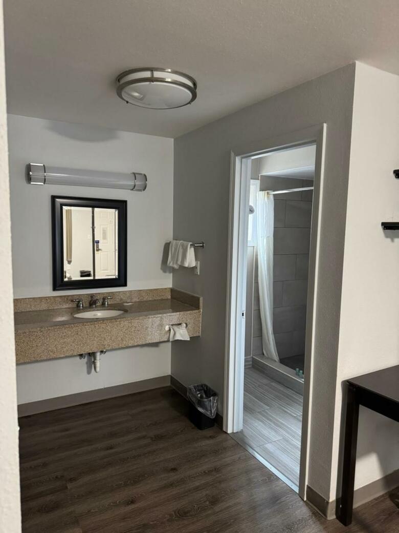 Hotel Studio 6 Suites Vancouver Wa Waterfront