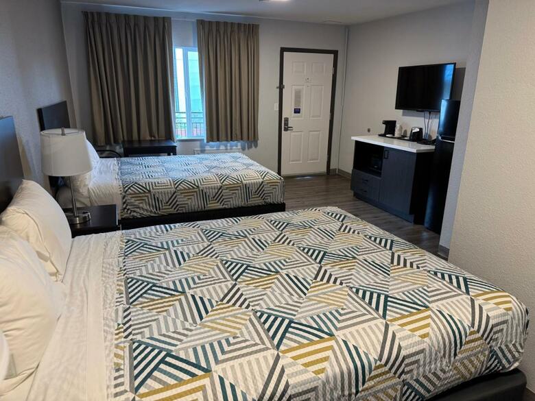 Hotel Studio 6 Suites Vancouver Wa Waterfront