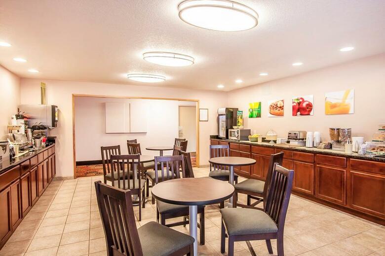 Hotel Quality Inn And Suites
