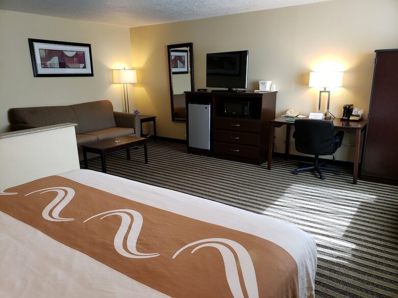 Hotel Quality Inn And Suites