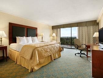 Hotel Comfort Inn & Suites