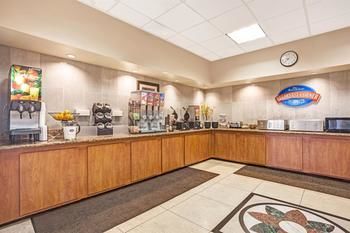 Hotel Comfort Inn & Suites