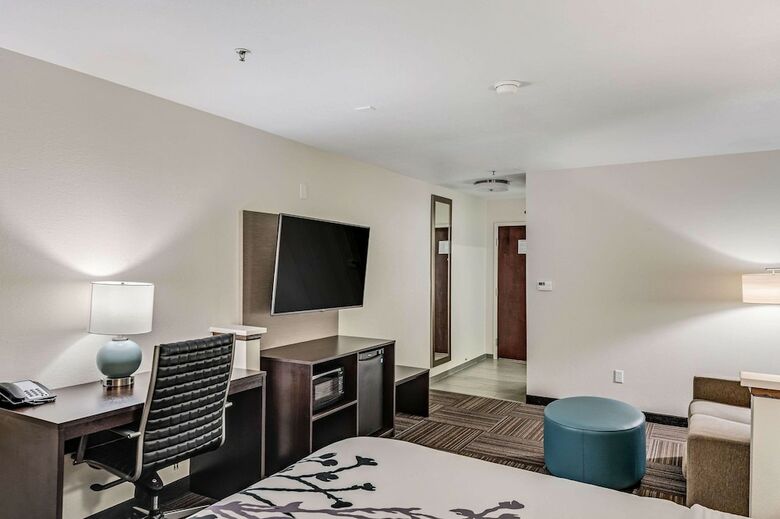 Hotel Sleep Inn & Suites