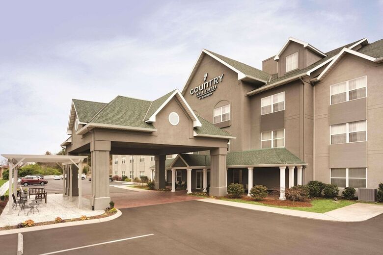 Hotel Country Inn & Suites
