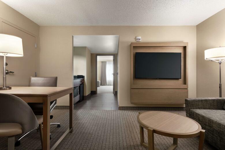 Hotel Embassy Suites Cleveland - Rockside