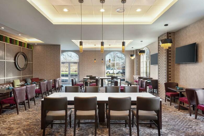 Hotel Embassy Suites Cleveland - Rockside