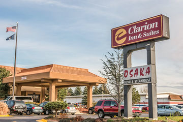 Hotel Clarion Inn & Suites Airport
