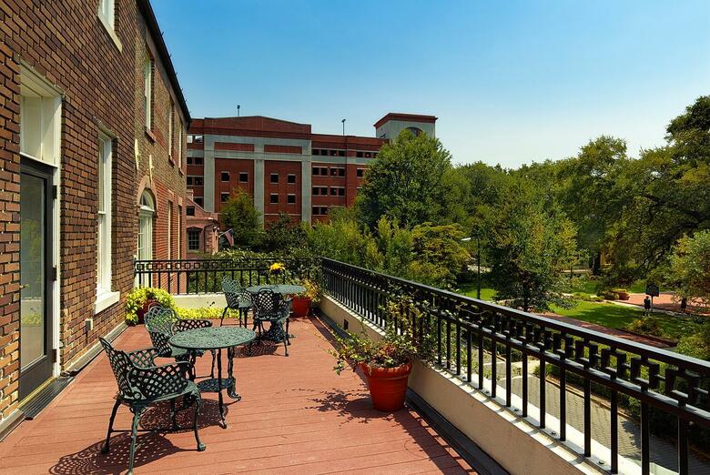 Hotel Planters Inn
