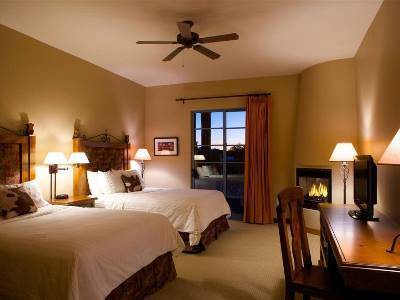 Hotel Lodge On The Desert
