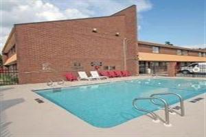 Hotel Quality Inn & Suites