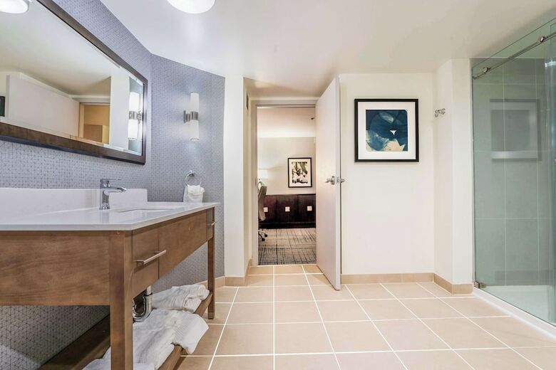 Hotel Doubletree By Hilton South Charlotte Tyvola