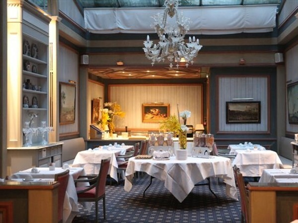 Hotel Royal Garden Champs-elysees