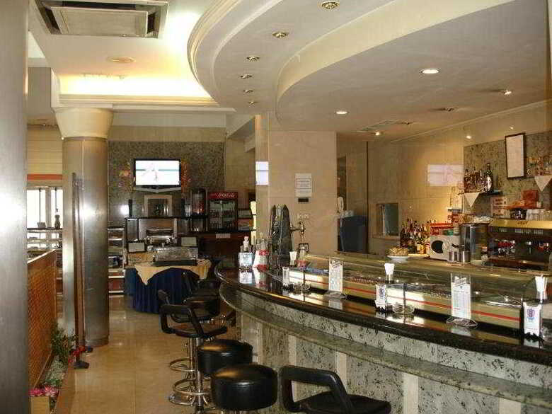 Hotel Avenida De Espa�a