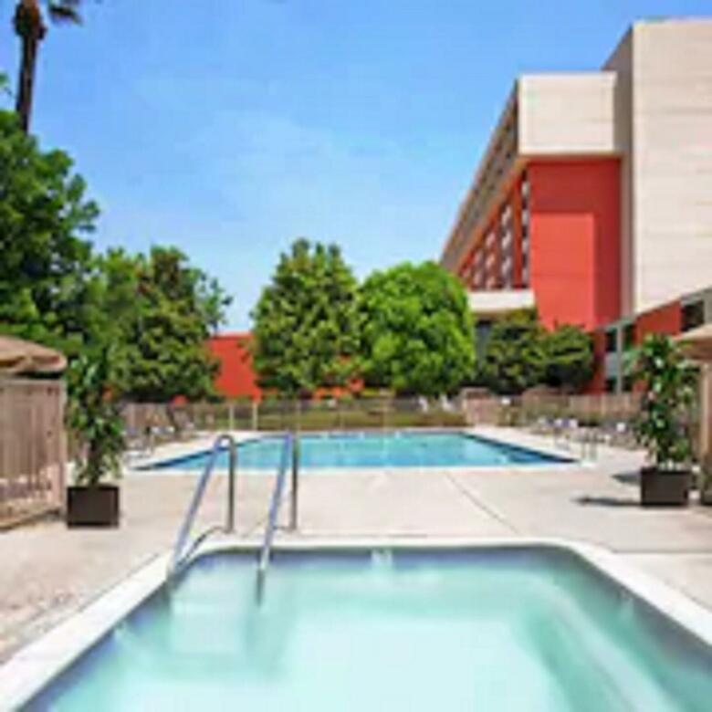 Hotel Hilton Ontario Airport