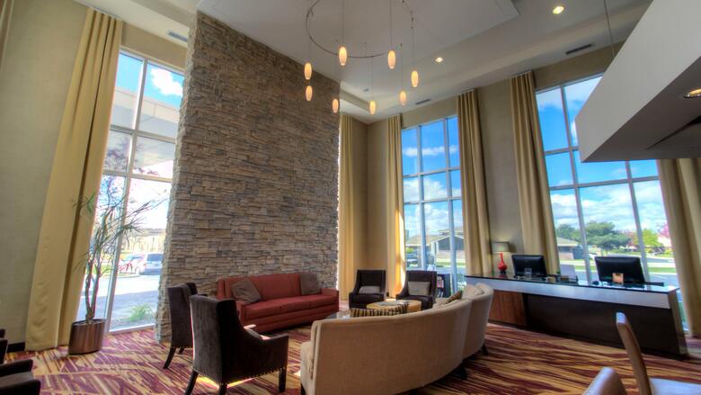 Hotel Cambria Suites
