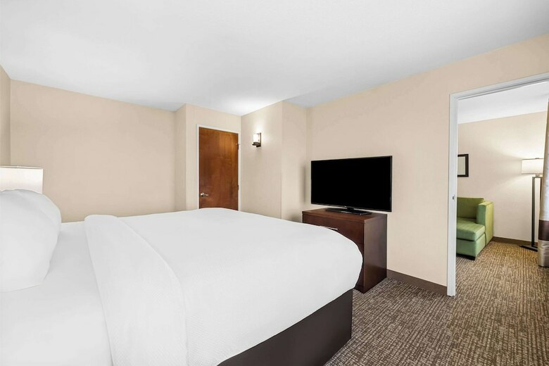Hotel Quality Inn & Suites