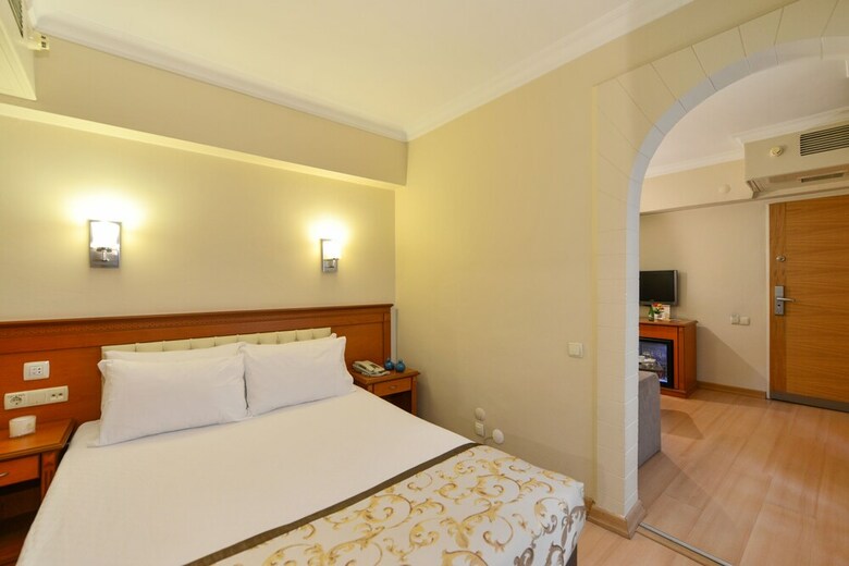 Prestige Hotel