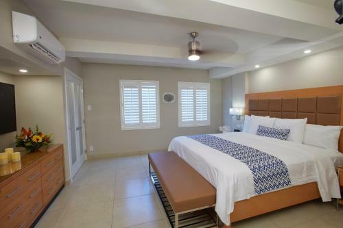 Hotel Divi Dutch Village Resort