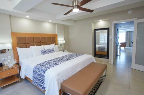 Hotel Divi Dutch Village Resort