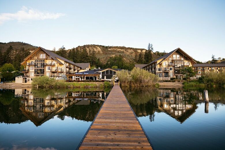 Hotel Summerland Waterfront Resort
