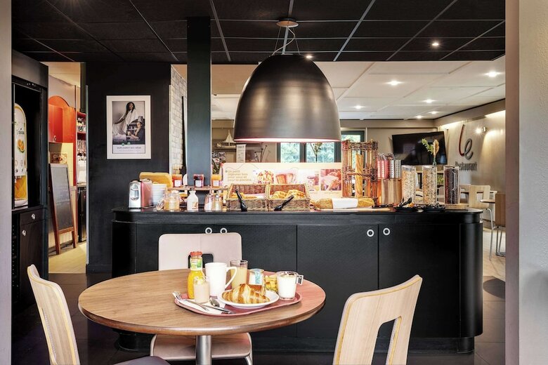 Hotel Campanile Fouquieres Les Bethune(.)