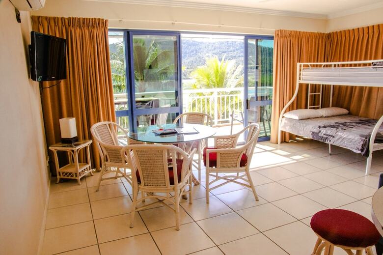 Aparthotel Coral Sea Vista Apartments