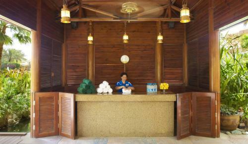 Gulf Hotel Bahrain Convention & Spa