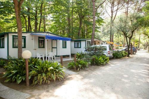 Hotel Holiday Center Valdor