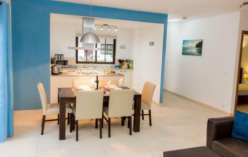 Private Villa With Pool On Tortuga Beach Resort