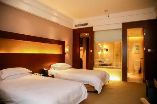 Hotel Golden Bay Resort