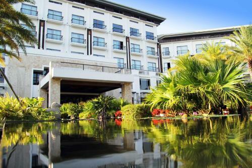 Hotel Golden Bay Resort
