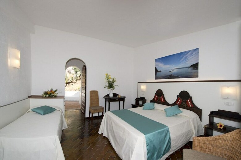 Hotel Cala Di Mola