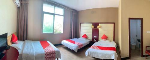 Xishuangbanna Jinjiangnan Business Hotel