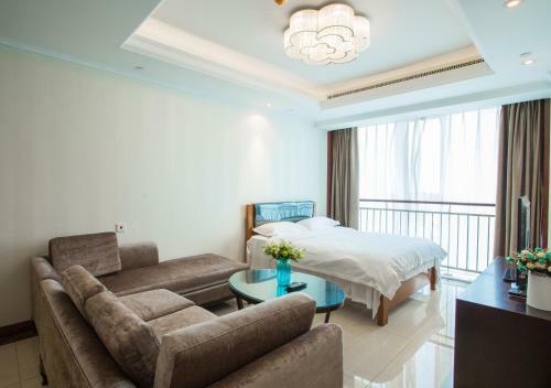 Qingdao Jinshan We+ Holiday Apartment ?wusi Square?