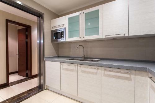 Qingdao Jinshan We+ Holiday Apartment ?wusi Square?