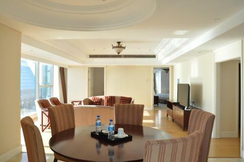 Qingdao Jinshan We+ Holiday Apartment ?wusi Square?
