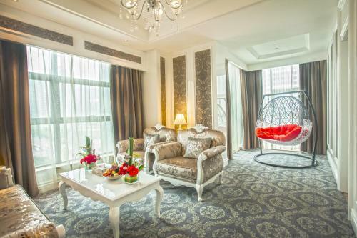 Huachen International Hotel