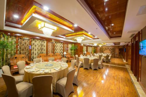 Huachen International Hotel