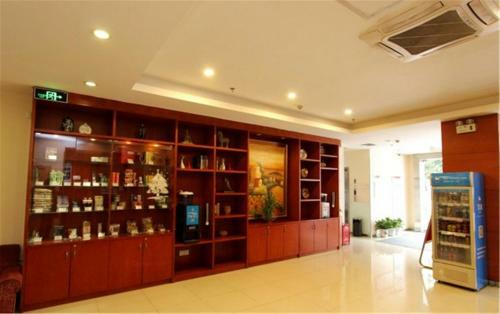 Elan Hotel Fuyang Railway Station