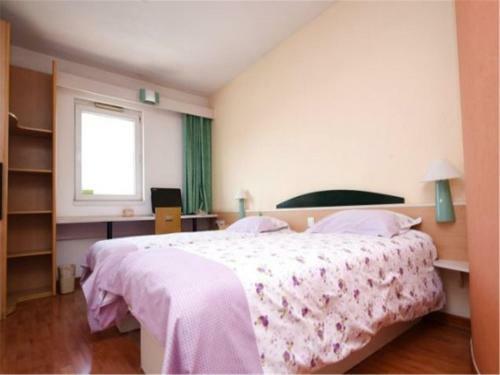 Posada Motel Qingdao Licang Square