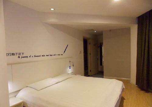 Posada Motel Qingdao Licang Square