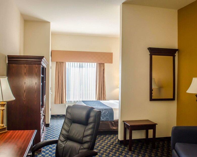 Hotel Comfort Suites At Eglin Air Force Base