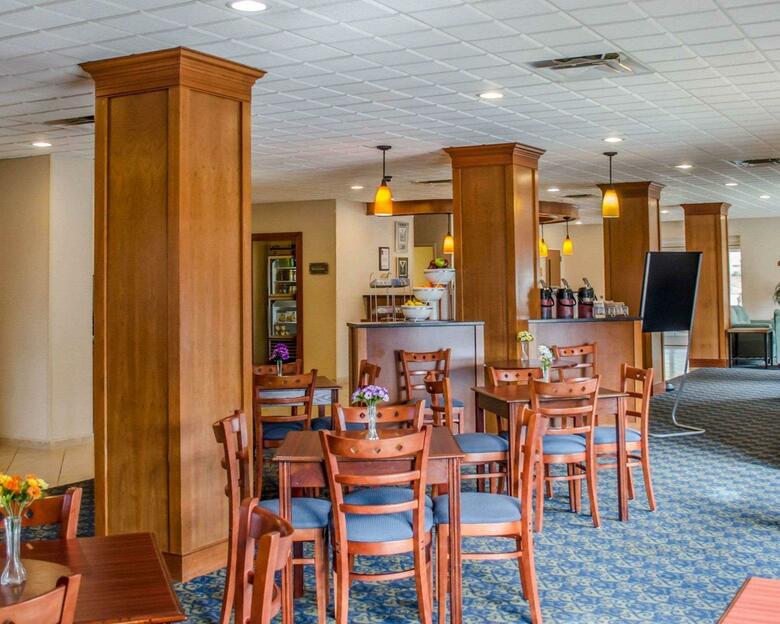 Hotel Comfort Suites At Eglin Air Force Base